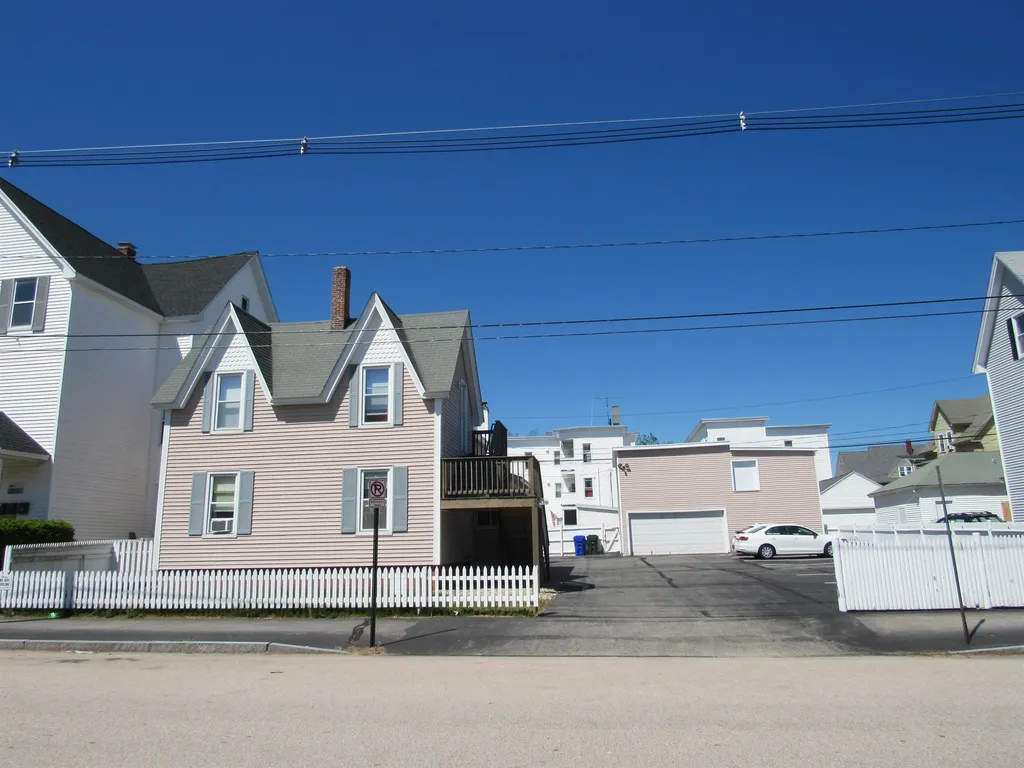 370 Rimmon Street Manchester NH 03102-3715