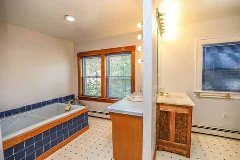1015 Shirley Avenue Goffstown NH 03045