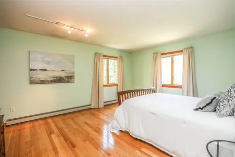 1015 Shirley Avenue Goffstown NH 03045