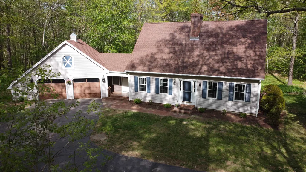 6 Thornton Lane Lee NH 03861