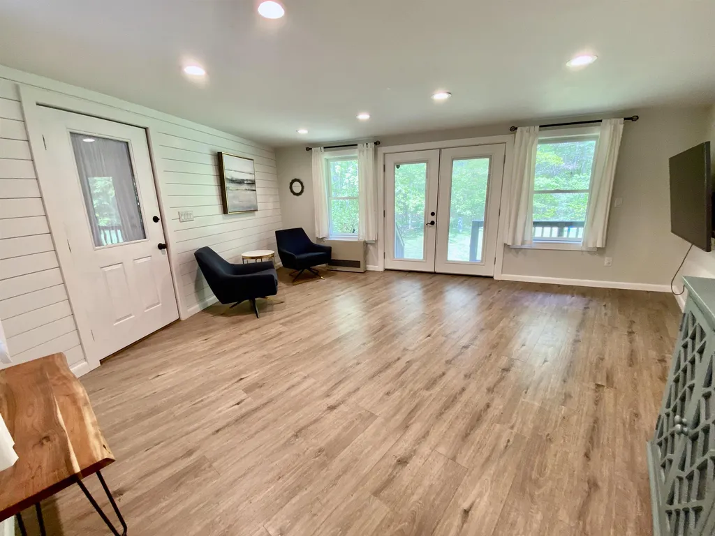 6 Thornton Lane Lee NH 03861