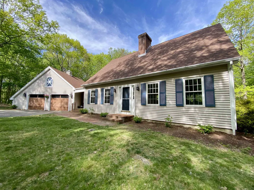 6 Thornton Lane Lee NH 03861