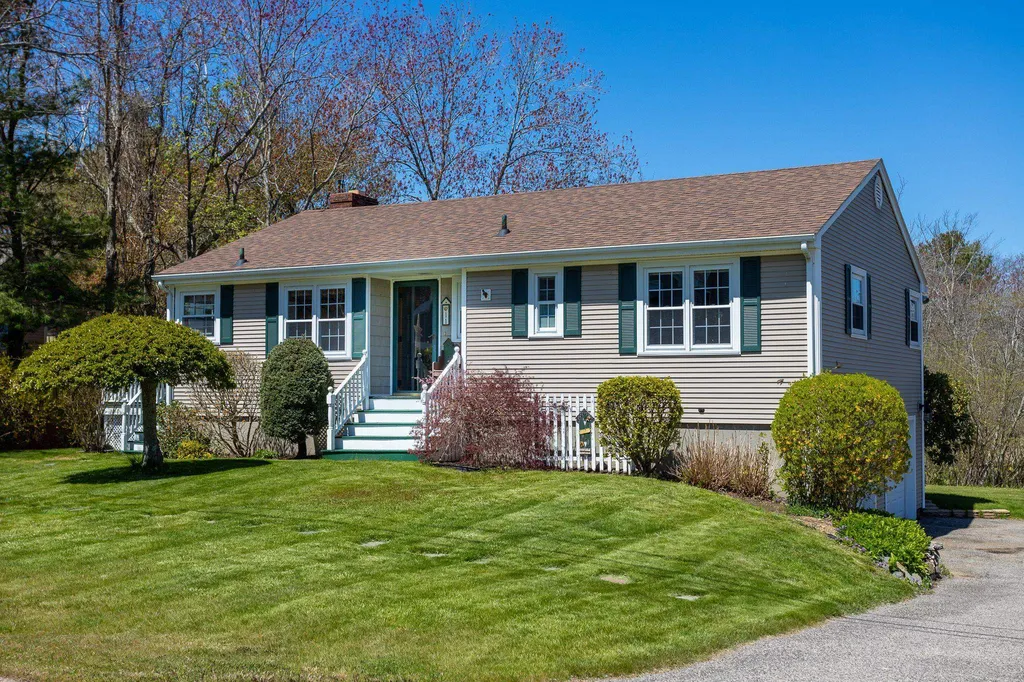 11 Huckleberry Lane Hampton NH 03842