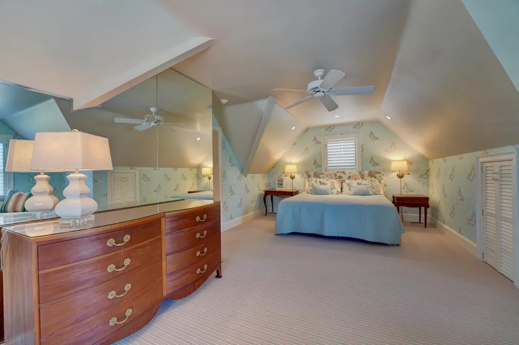 579 Sagamore Avenue Portsmouth NH 03801