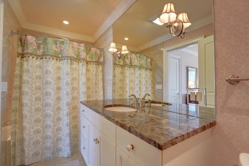 579 Sagamore Avenue Portsmouth NH 03801