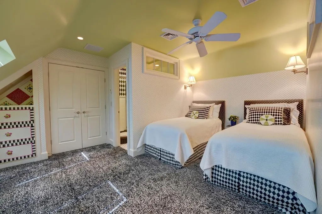 579 Sagamore Avenue Portsmouth NH 03801