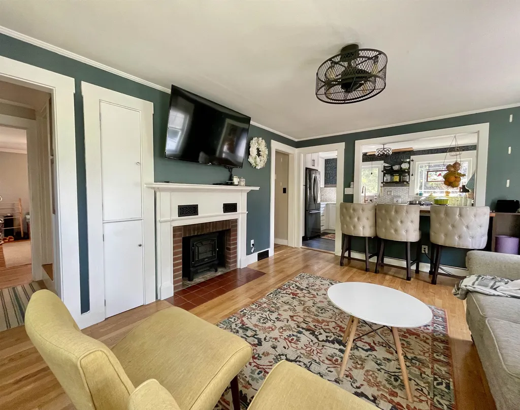 25 Canterbury Road Concord NH 03301