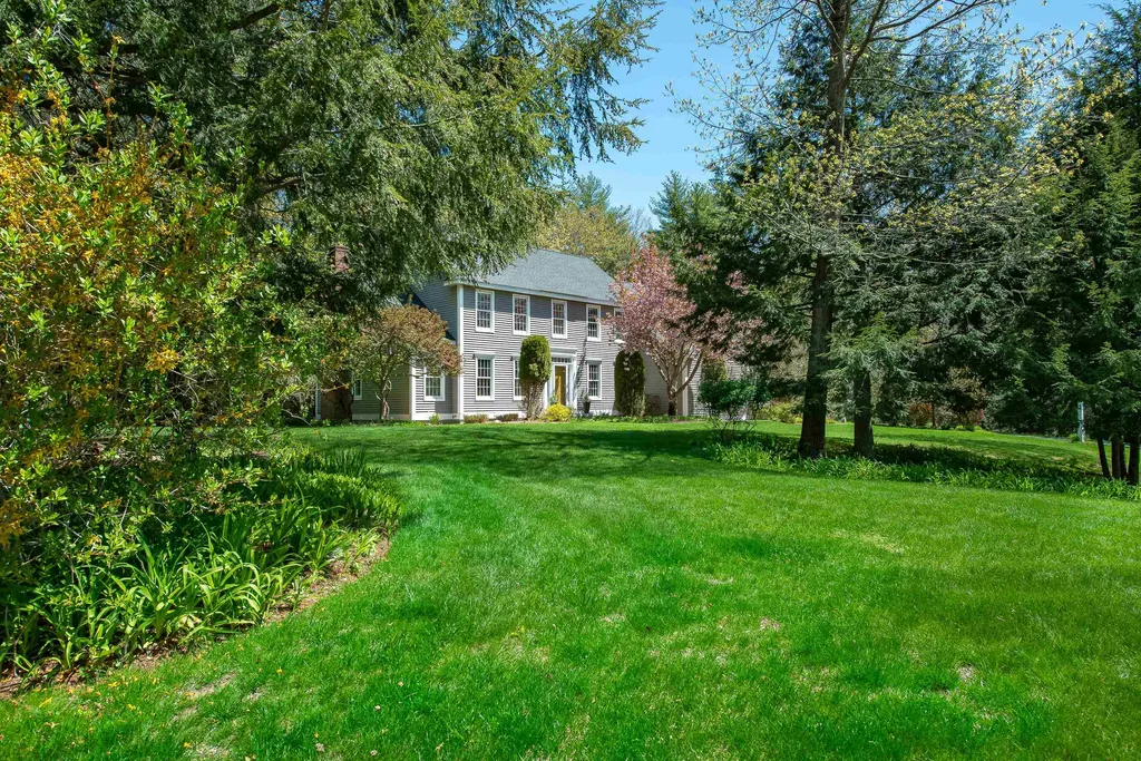 9 Westcott Drive Merrimack NH 03054