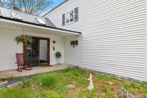 44 Winter Street Tilton NH 03276