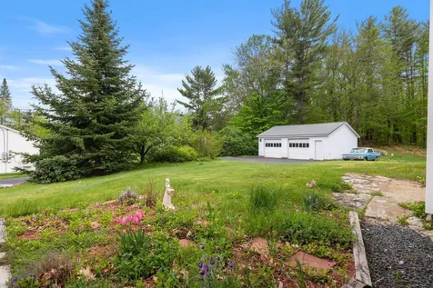 44 Winter Street Tilton NH 03276