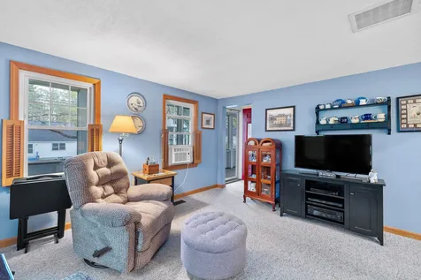 44 Winter Street Tilton NH 03276