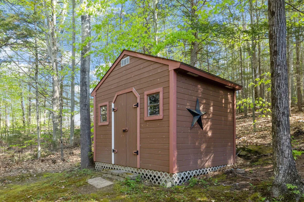 7 Frye Circle Wolfeboro NH 03894