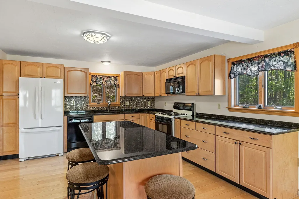 7 Frye Circle Wolfeboro NH 03894