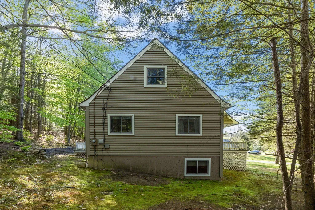 7 Frye Circle Wolfeboro NH 03894