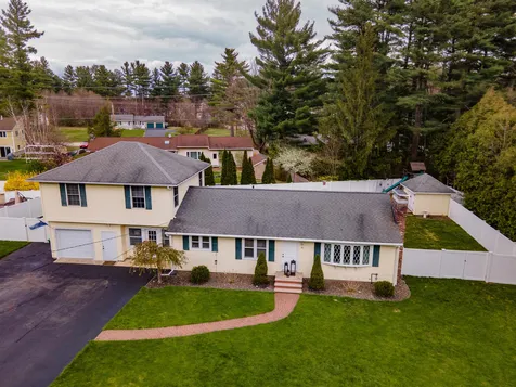 41 Gendron Street Nashua NH 03062