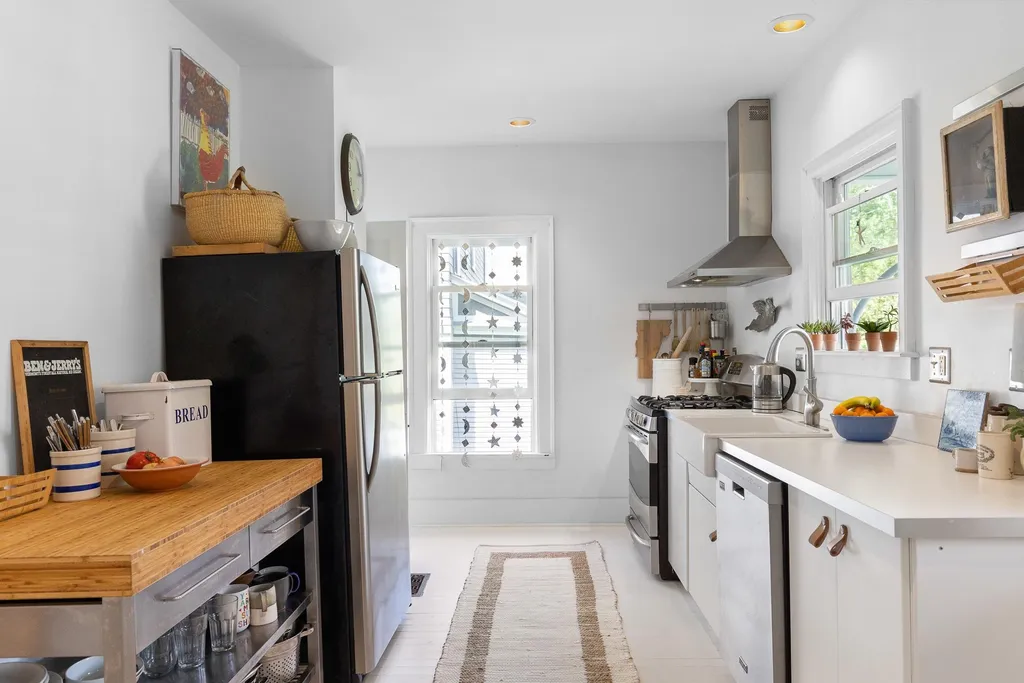 54 Bayview Street Burlington VT 05401-4015