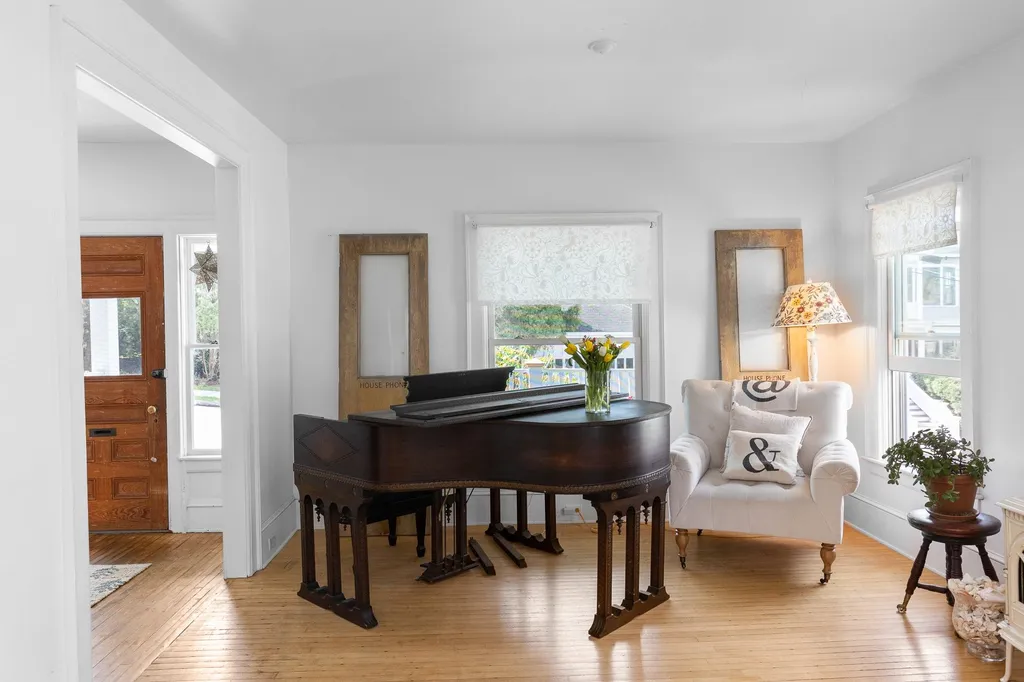 54 Bayview Street Burlington VT 05401-4015