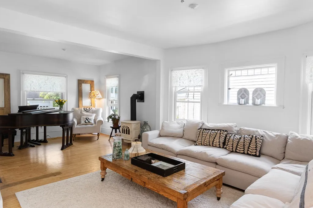 54 Bayview Street Burlington VT 05401-4015