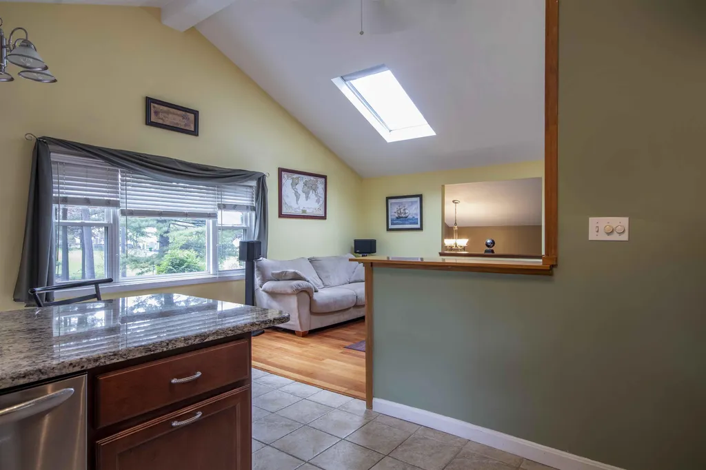 41 Charleston Avenue Londonderry NH 03053