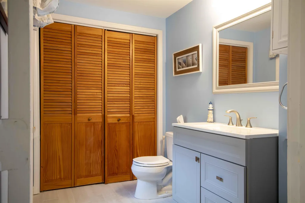41 Charleston Avenue Londonderry NH 03053
