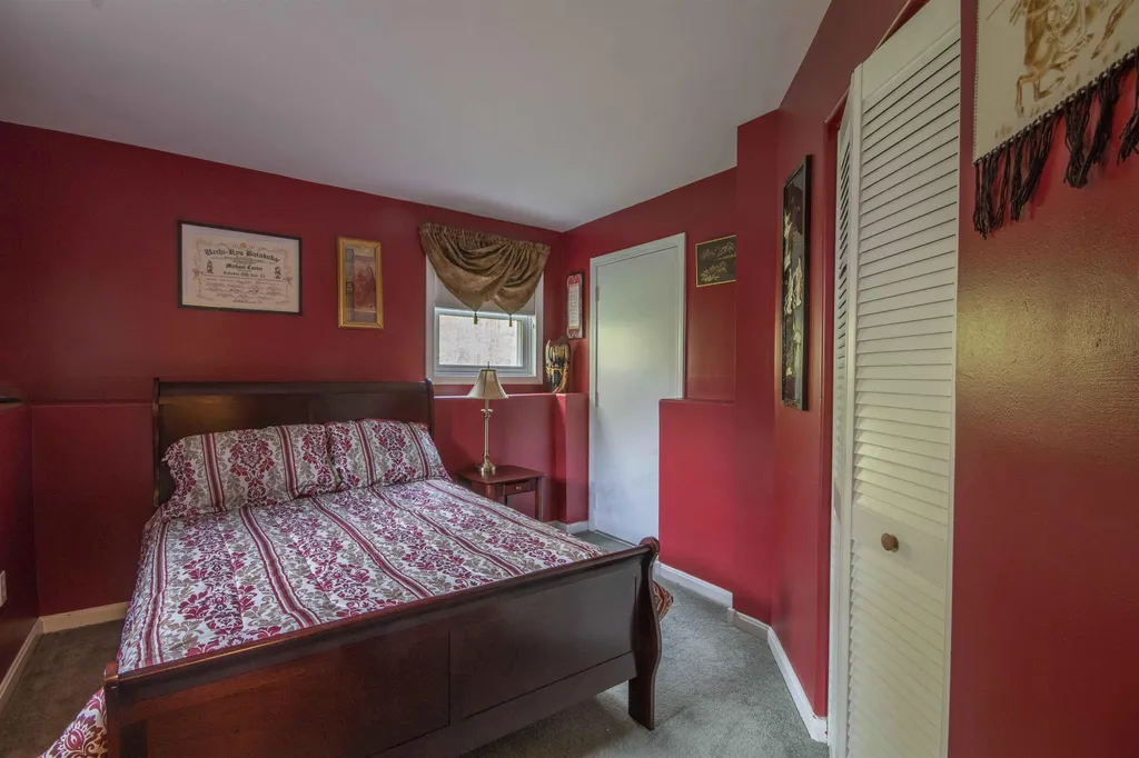 41 Charleston Avenue Londonderry NH 03053