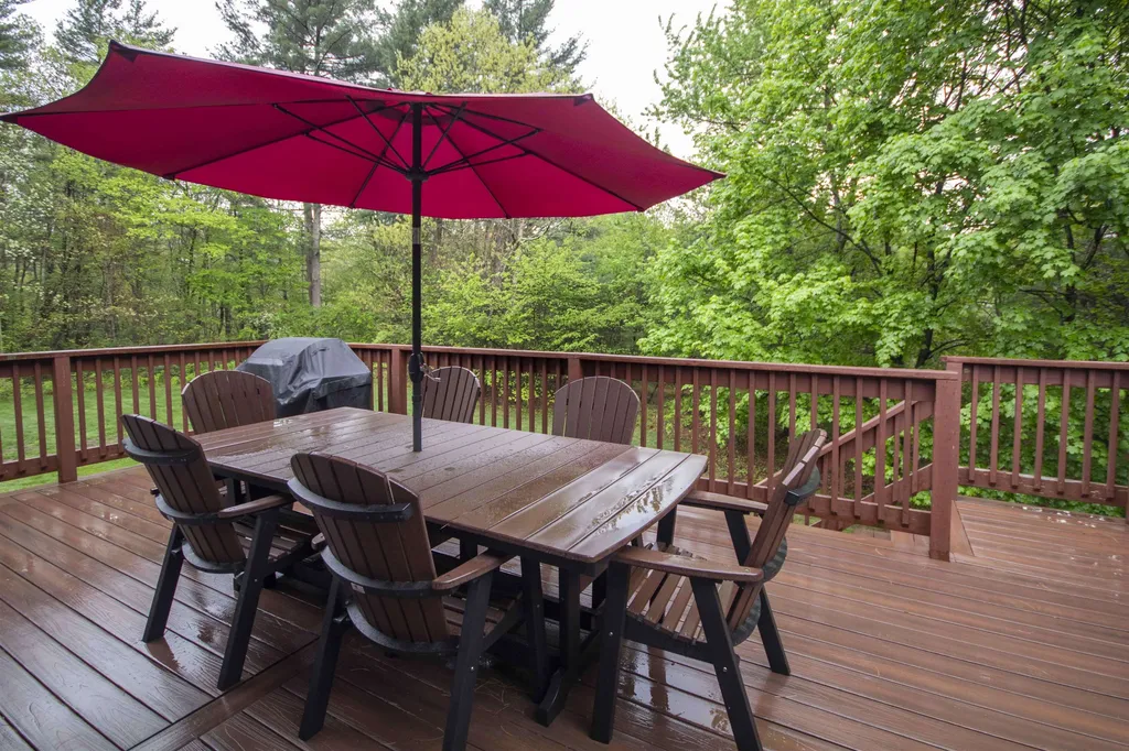 41 Charleston Avenue Londonderry NH 03053