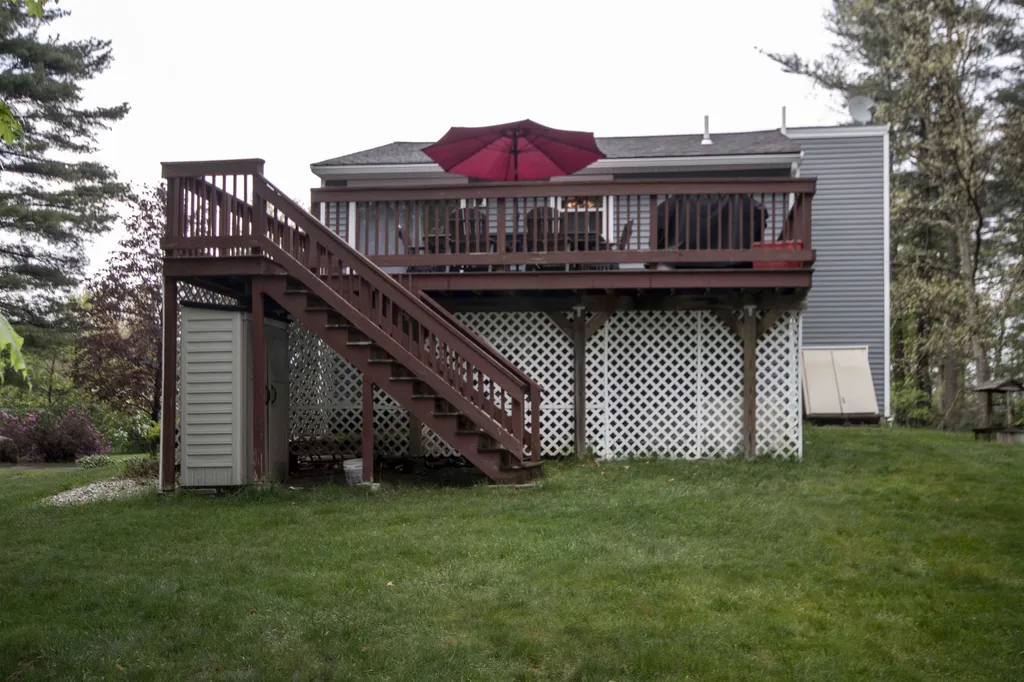 41 Charleston Avenue Londonderry NH 03053
