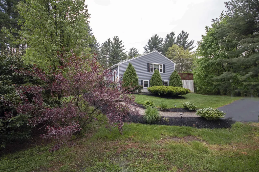 41 Charleston Avenue Londonderry NH 03053