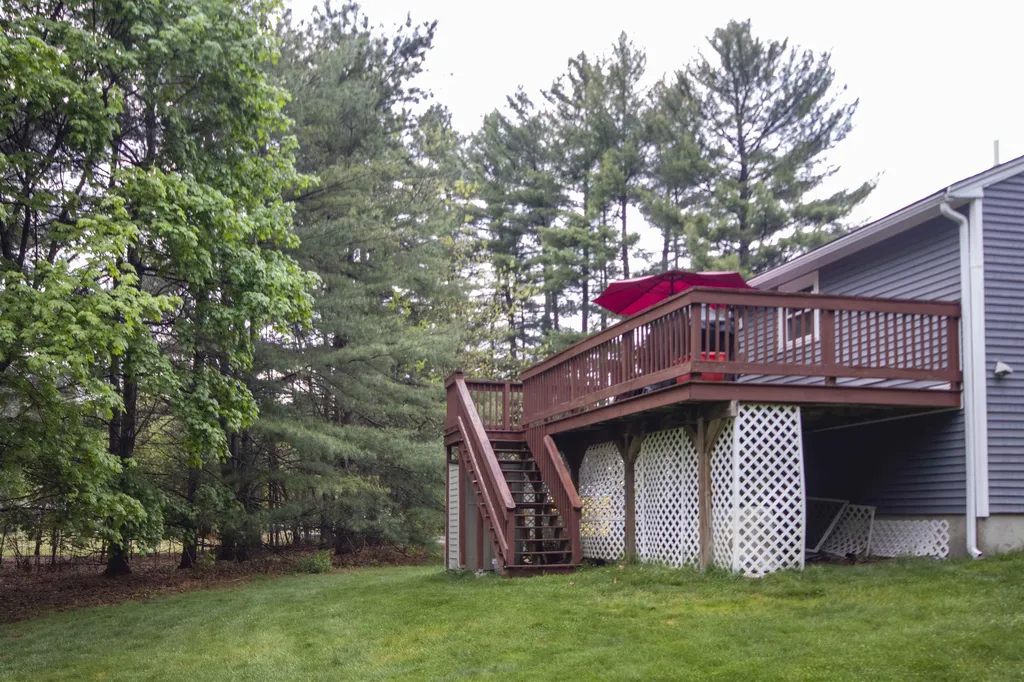 41 Charleston Avenue Londonderry NH 03053