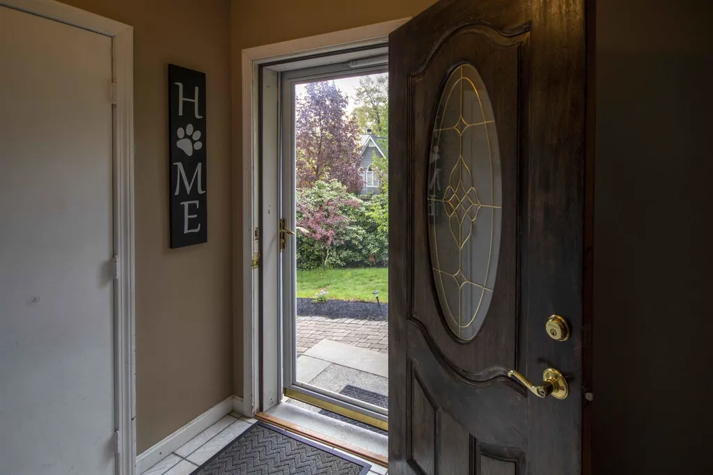 41 Charleston Avenue Londonderry NH 03053