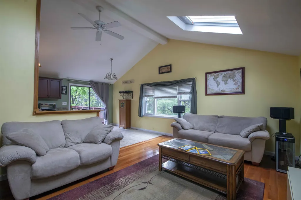 41 Charleston Avenue Londonderry NH 03053