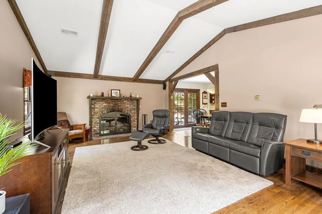 16 Boston Post Road Amherst NH 03031