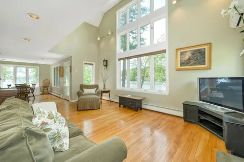 7 Grove Street Windham NH 03087