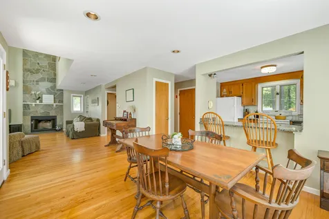 7 Grove Street Windham NH 03087