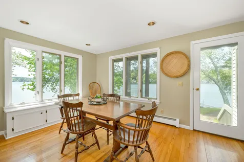 7 Grove Street Windham NH 03087