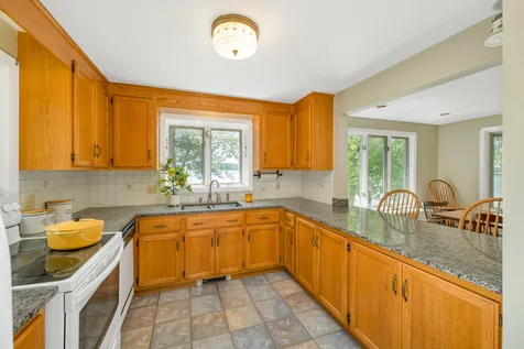 7 Grove Street Windham NH 03087