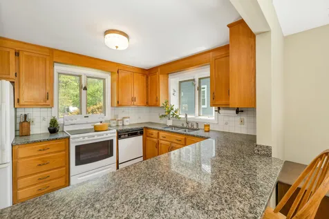 7 Grove Street Windham NH 03087
