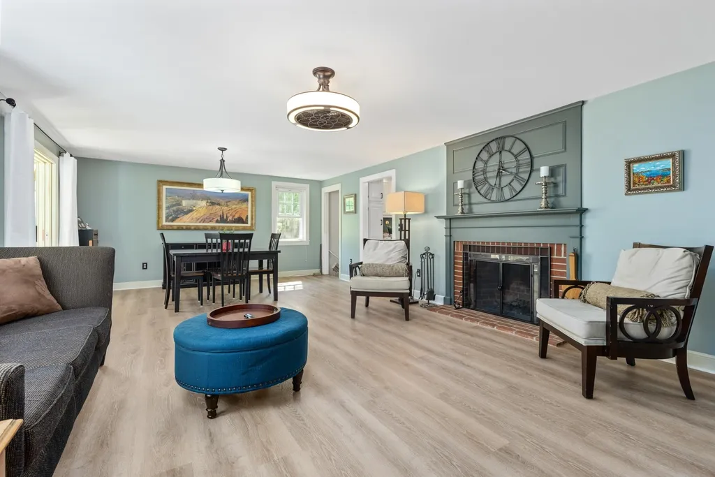 6 Minuteman Lane Exeter NH 03833