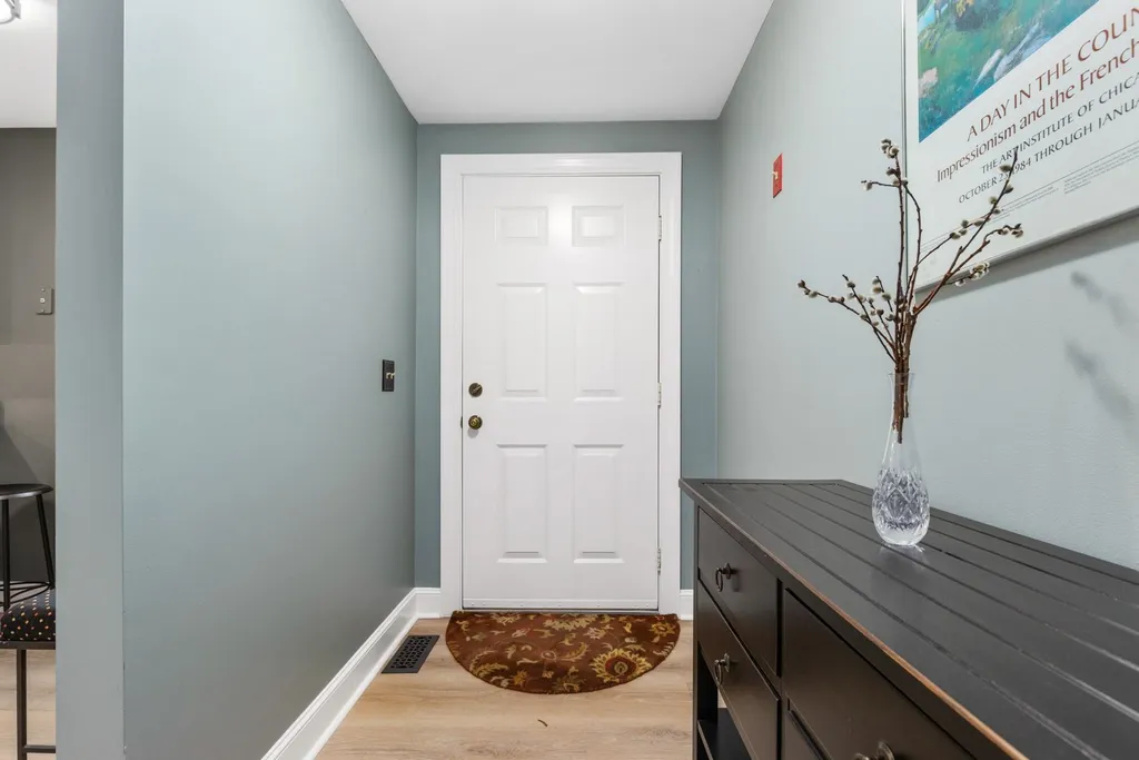 6 Minuteman Lane Exeter NH 03833