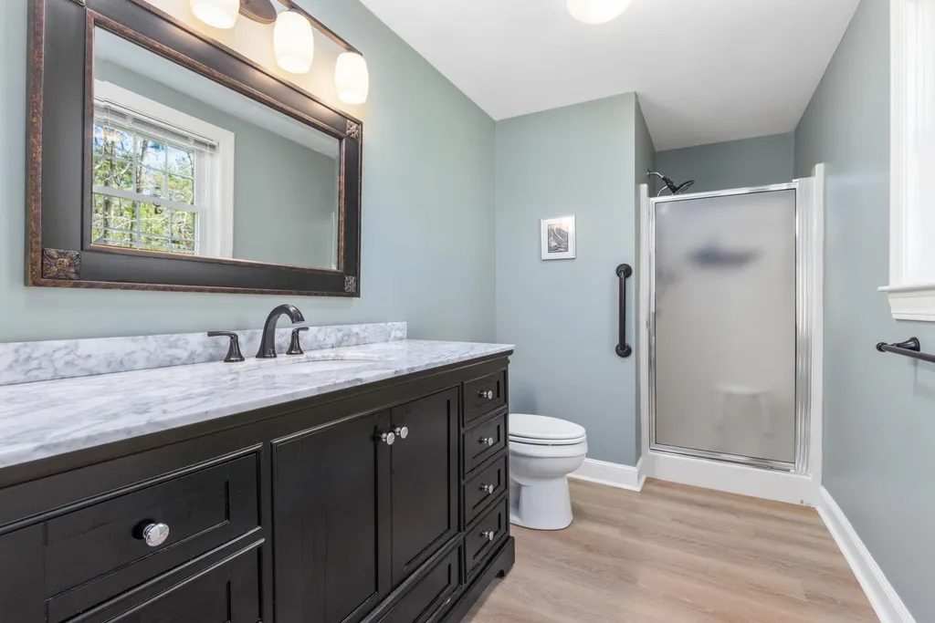 6 Minuteman Lane Exeter NH 03833
