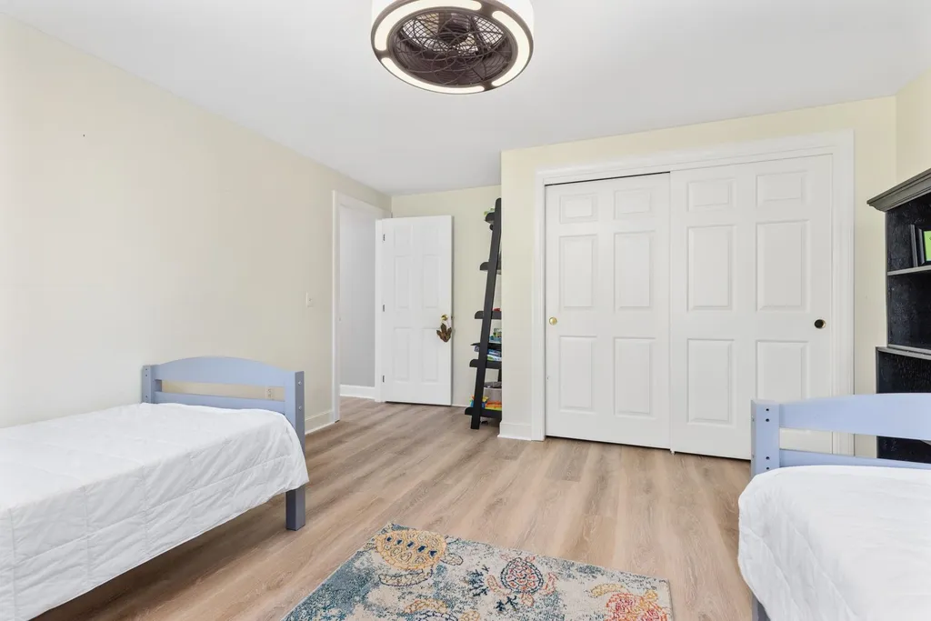 6 Minuteman Lane Exeter NH 03833