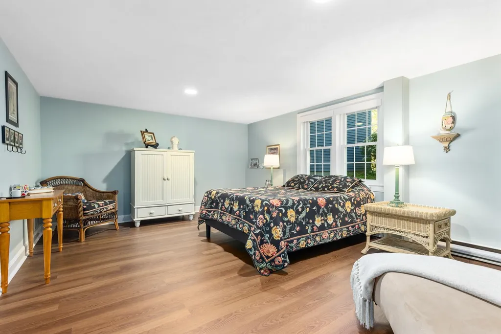 6 Minuteman Lane Exeter NH 03833