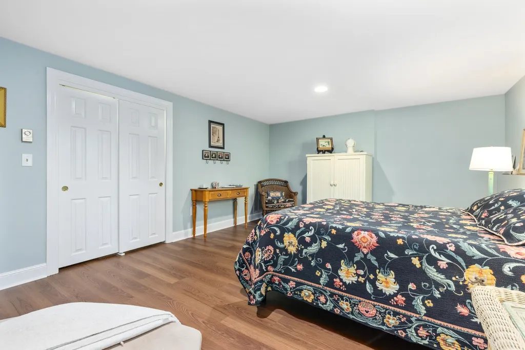 6 Minuteman Lane Exeter NH 03833