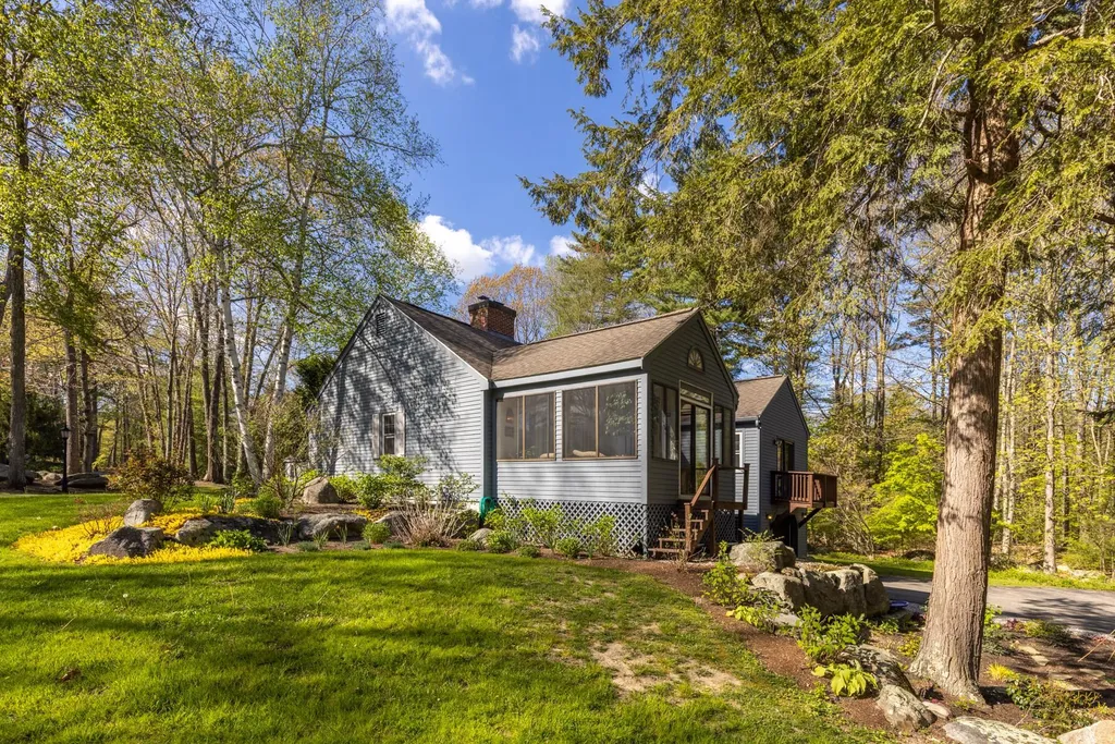 6 Minuteman Lane Exeter NH 03833