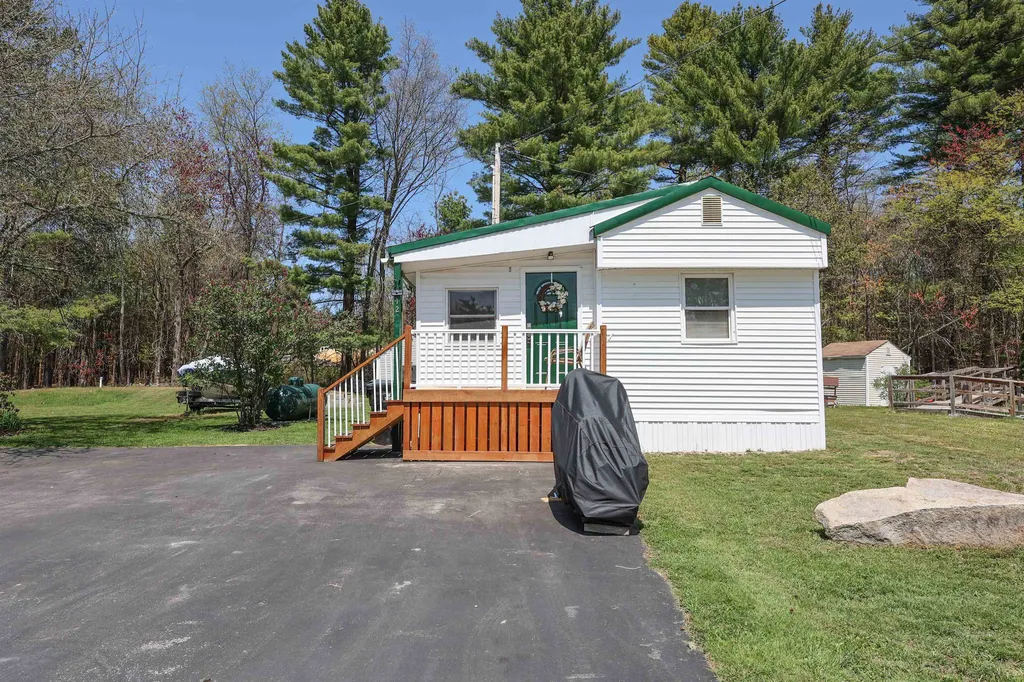12 Woodlawn Drive Allenstown NH 03275