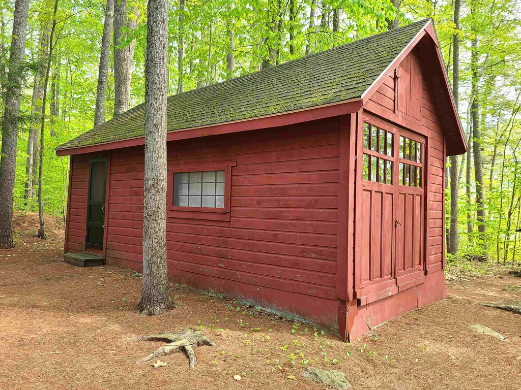 55 Museum Shores Road Wolfeboro NH 03894