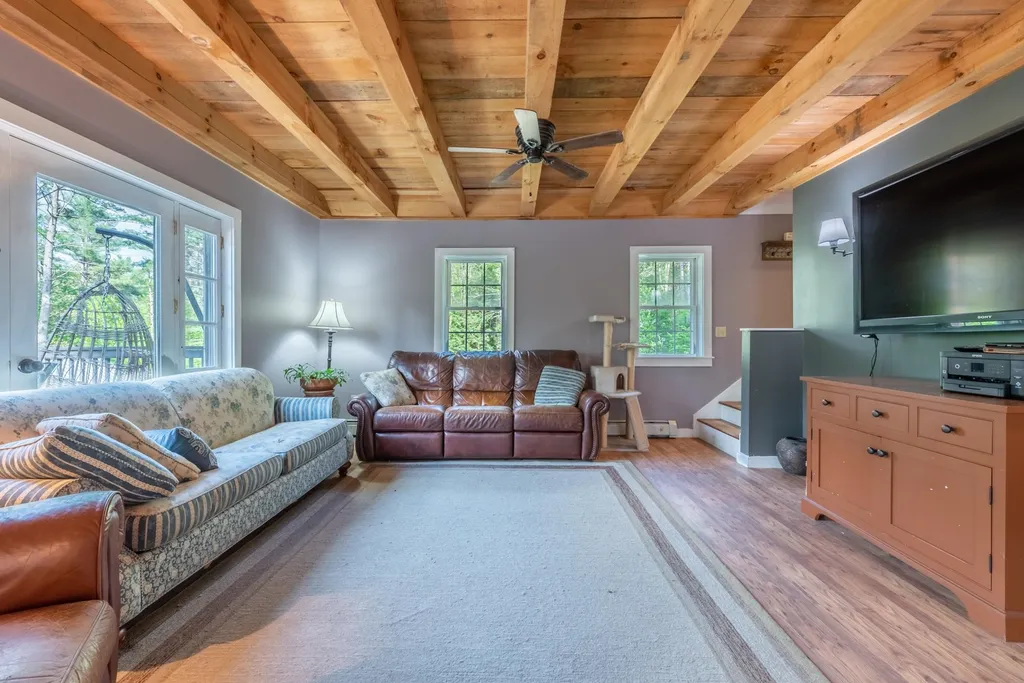 25 Sugarbush Lane Grafton NH 03240