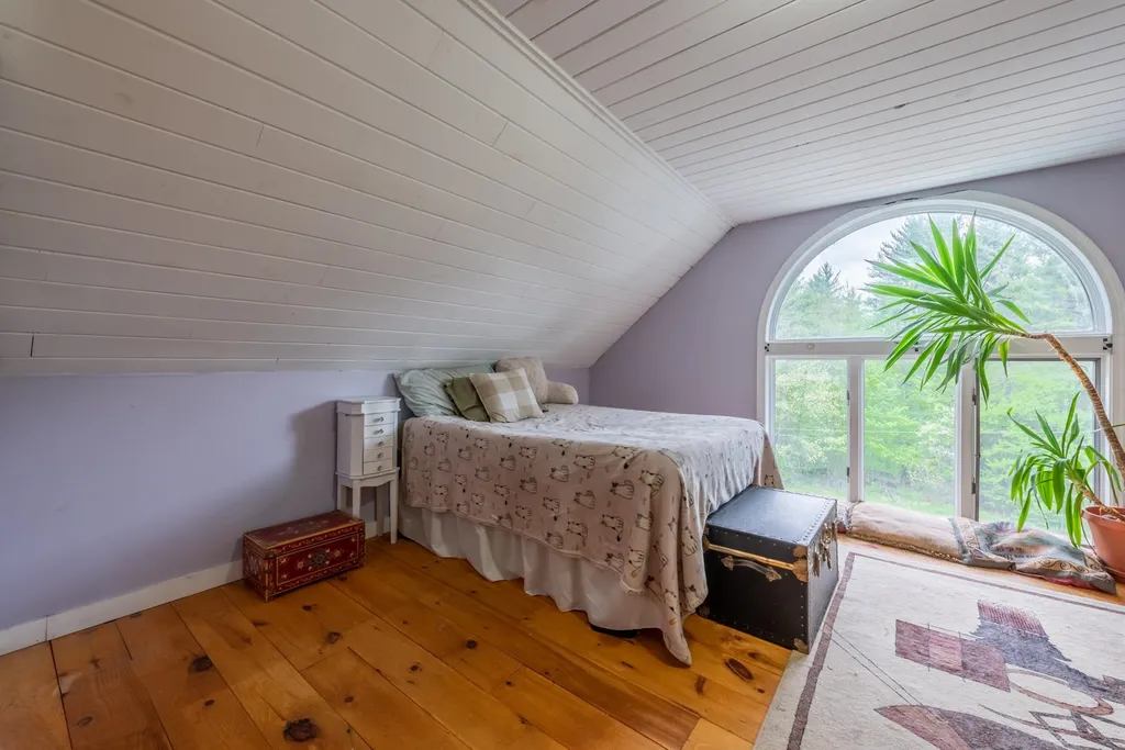 25 Sugarbush Lane Grafton NH 03240