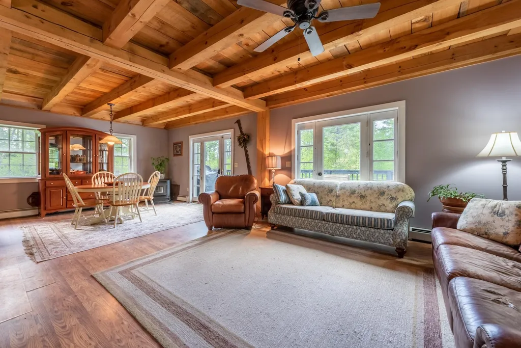 25 Sugarbush Lane Grafton NH 03240