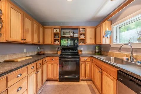 25 Sugarbush Lane Grafton NH 03240